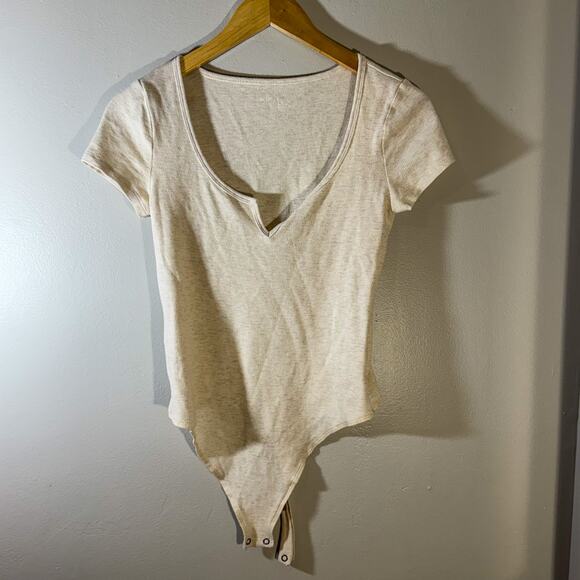 Aerie Ribbed T-Shirt Bodysuit | Split V-Neck Cutout & Neutral Beige Heather | M - Picture 2 of 7